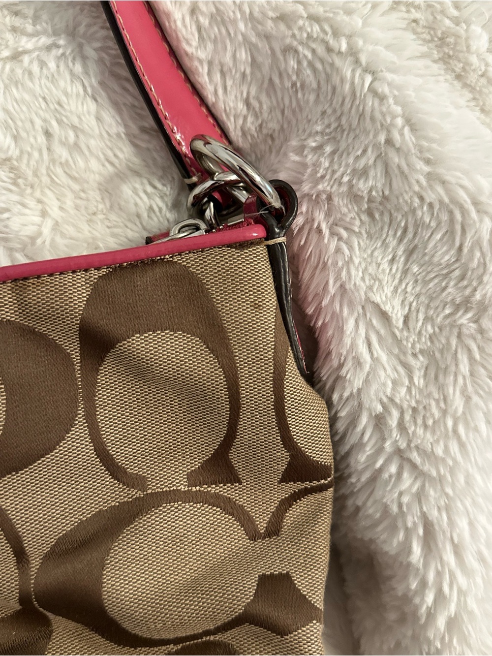 F19218 Vintage Pink Trim Signature Canvas Shoulder Bag- 2000’s - Picture 7 of 9